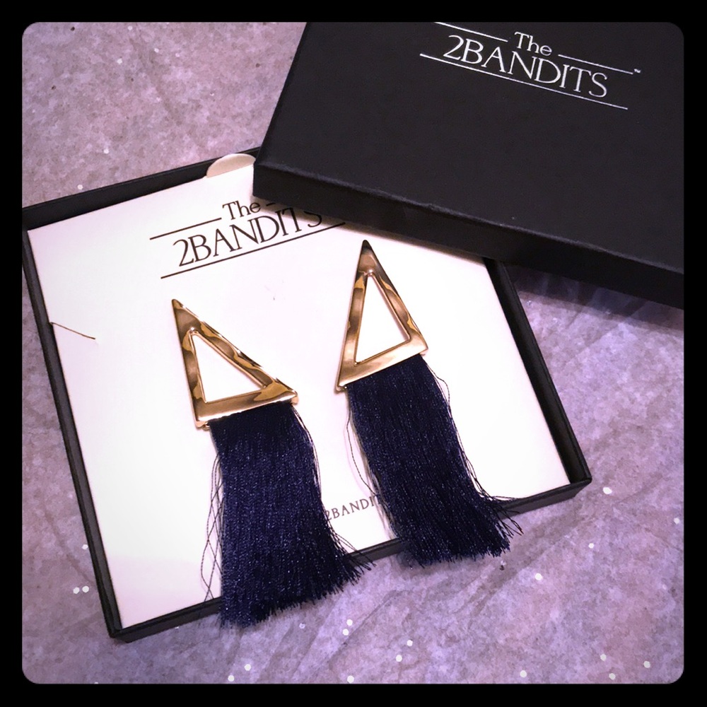 Brand new never worn the 2Bandits earrings!